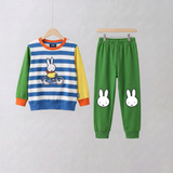 Miffy Σετ σαλονιού «On the Move» από μπαμπού με φούτερ με μοτίβο ποδηλάτου και πράσινα παντελόνια τζόγκινγκ, όψη από μπροστά